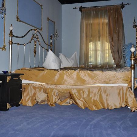 Casa Cu Farfurii Hotel Синая Стая снимка