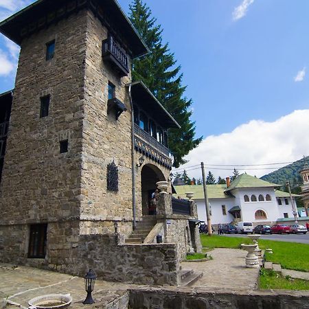 Casa Cu Farfurii Hotel Синая Екстериор снимка
