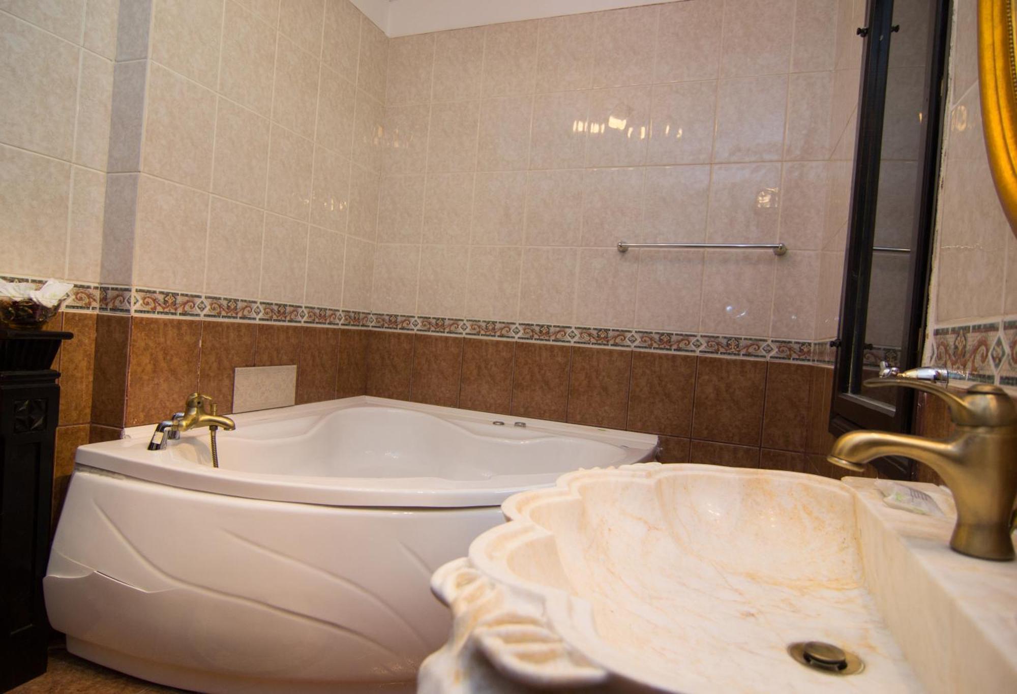 Casa Cu Farfurii Hotel Синая Стая снимка