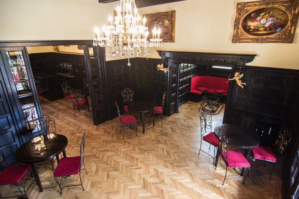 Casa Cu Farfurii Hotel Синая Екстериор снимка